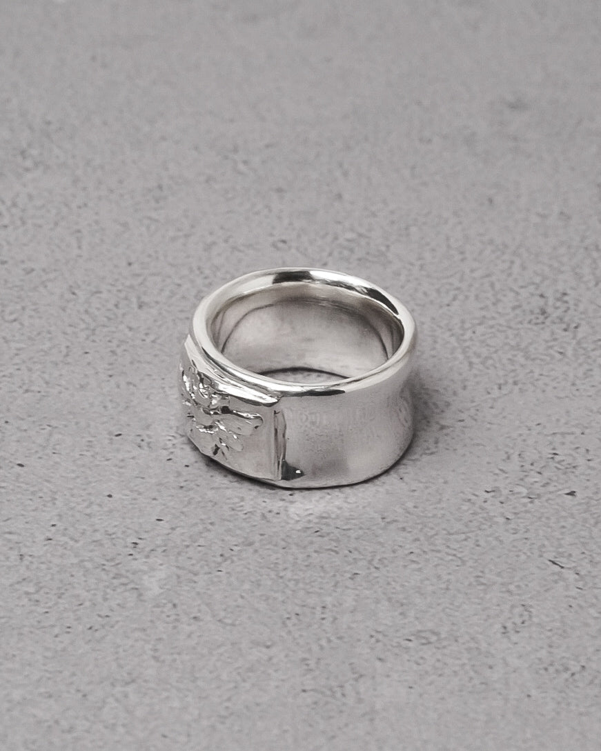 Bee Motif Ring【SV925】