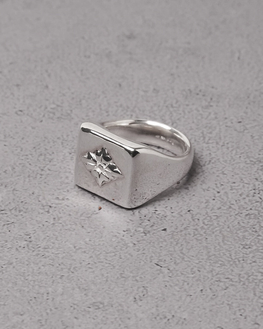 Hanabishi Signet Ring 【SV925】