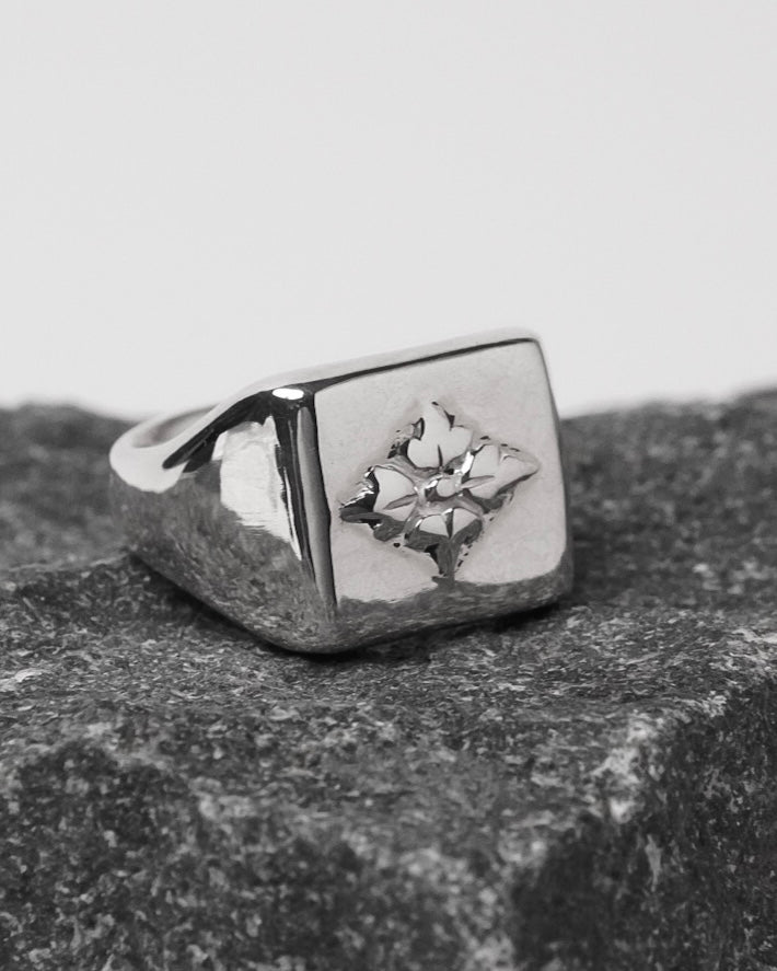 Hanabishi Signet Ring 【SV925】